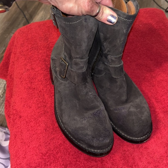 Frye gray suede buckled ankle boots, ladies size 8 - Picture 2 of 8